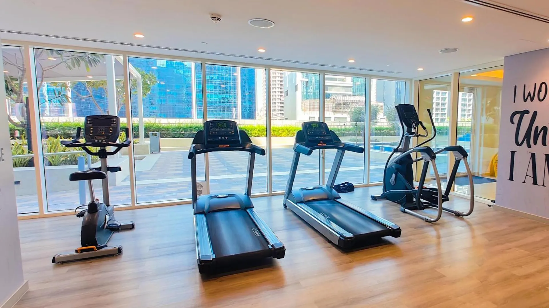 Higuests - Vibrant 1Br In Business Bay Apartment Dubai